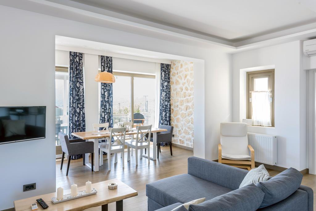 White Villas Каравомилос Екстериор снимка