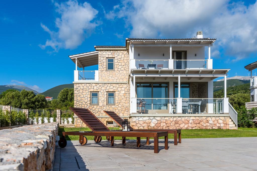 White Villas Каравомилос Екстериор снимка