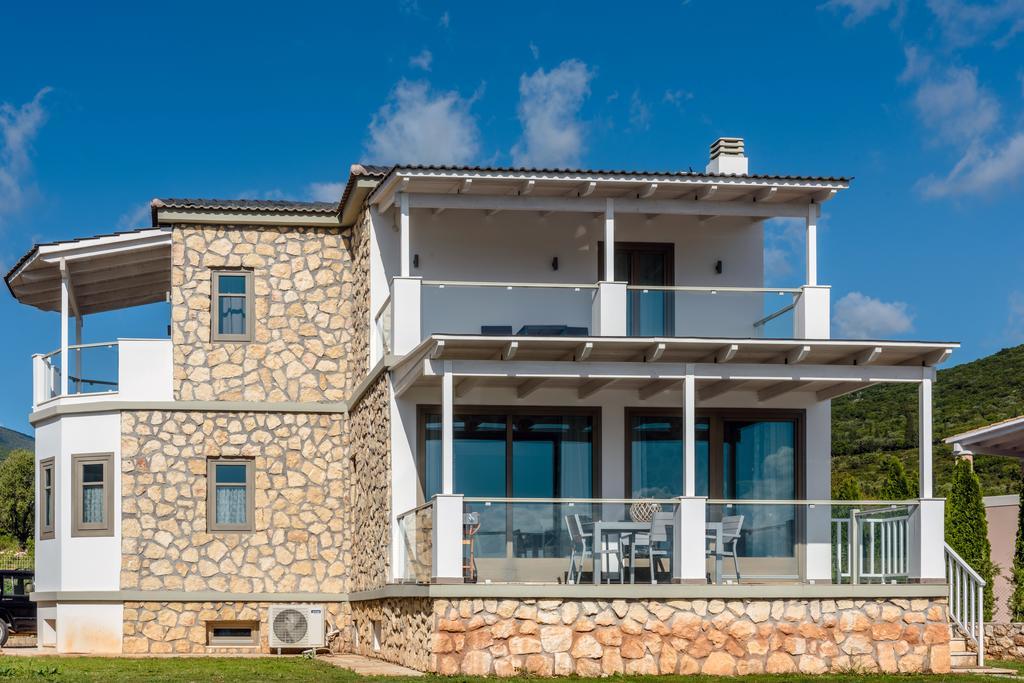 White Villas Каравомилос Екстериор снимка