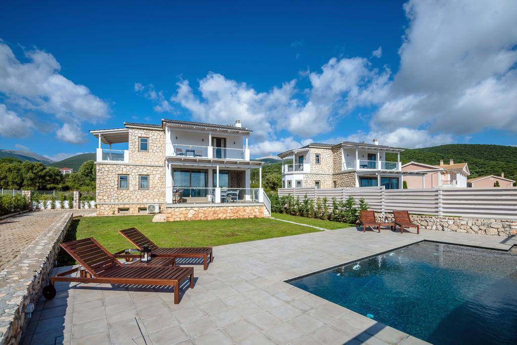 White Villas Каравомилос Екстериор снимка