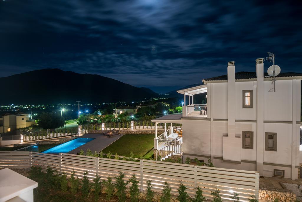 White Villas Каравомилос Екстериор снимка