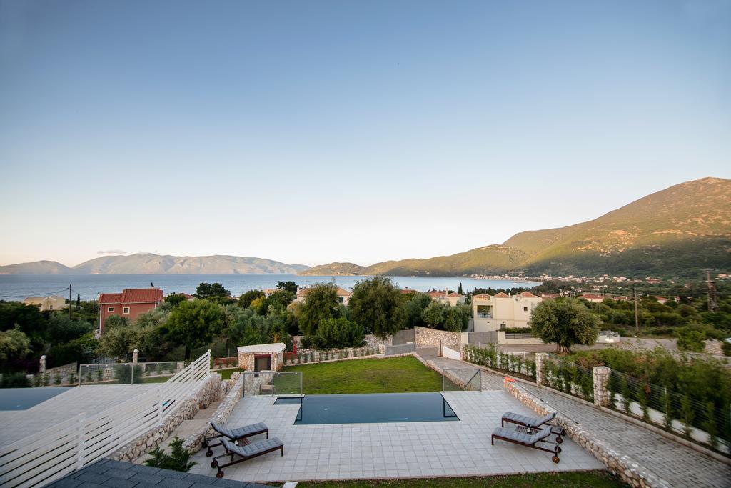 White Villas Каравомилос Екстериор снимка