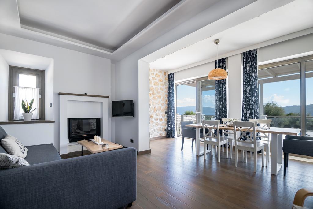 White Villas Каравомилос Екстериор снимка
