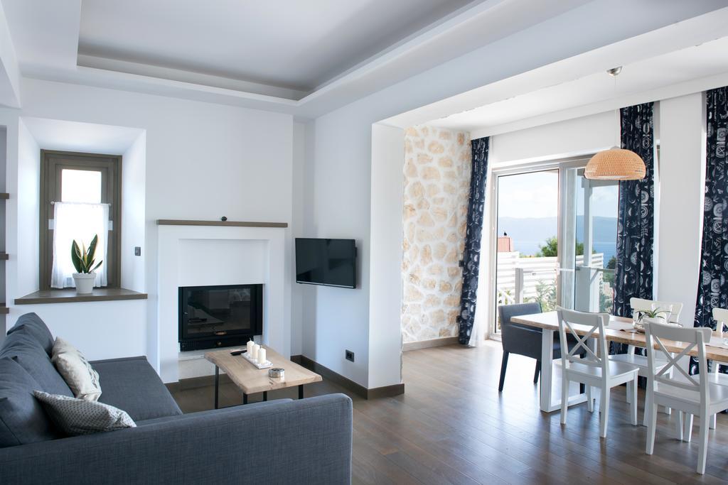 White Villas Каравомилос Екстериор снимка